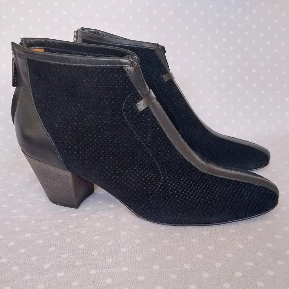 Aquatalia by Marvin K. Xcellent Black Perforated Suede  * Leather Ankle Bootie